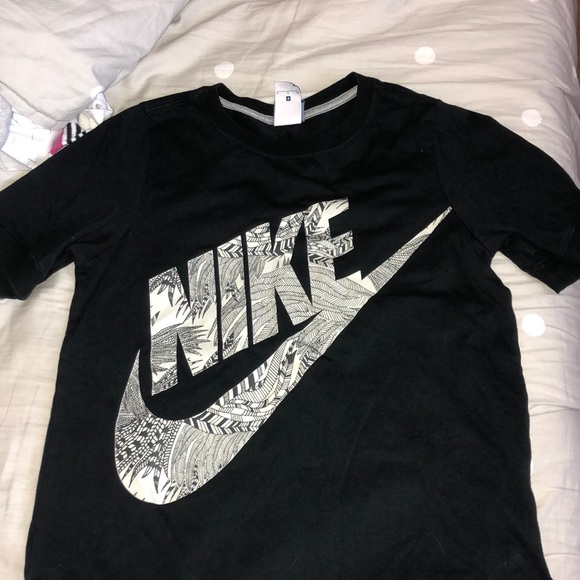 Nike Tops - ❤️Nike top